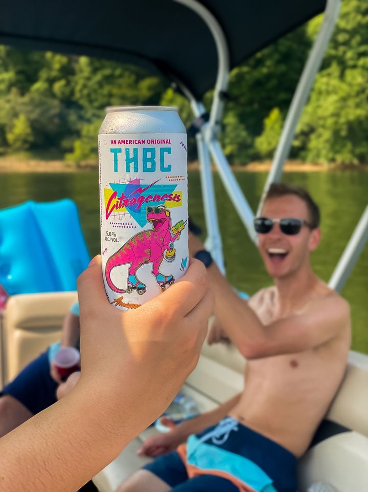 thbcbeer's tweet image. Lake days then vs now 🚤 🍻