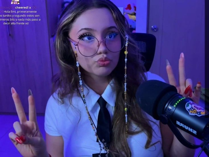 AdictoStreamer's tweet photo. ¿Y si celebramos la copa 4merica con tributes? Digan el nombre de una stre4mer c0lombiana y otra argent1na, quien gane le hare un tribute. Dejo mis opciones aquí: https://t.co/l2A0BkTId4