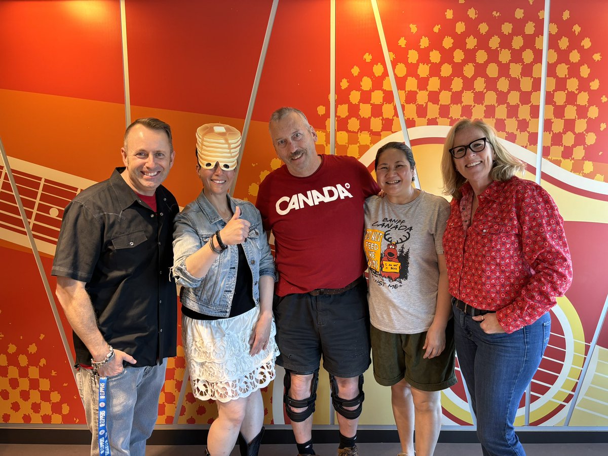 #stampedebreakfast w/<a href="/SueAndAndyOnQR/">Mornings w/Sue Deyell & Andrew Schultz</a> <a href="/SarahCrosbie/">Sarah Crosbie</a> was a great success thanks to all of our winners! Big thanks to an Affair to Remember for the awesome pancakes!!#YAHOO #YYC #CalgaryStampede <a href="/MomentumTherapy/">Momentum Health</a>