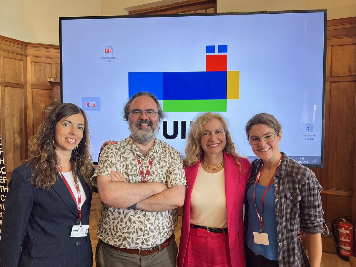 Los protagonistas del curso de divulgación de <a href="/Conversation_E/">The Conversation ES</a> de esta mañana en la <a href="/UIMP/">UIMP</a> 
De izquierda a derecha: <a href="/ElenaSanz_/">Elena Sanz</a> servidor <a href="/emontoliod/">Estrella Montolío</a> y @HelenaArlequino