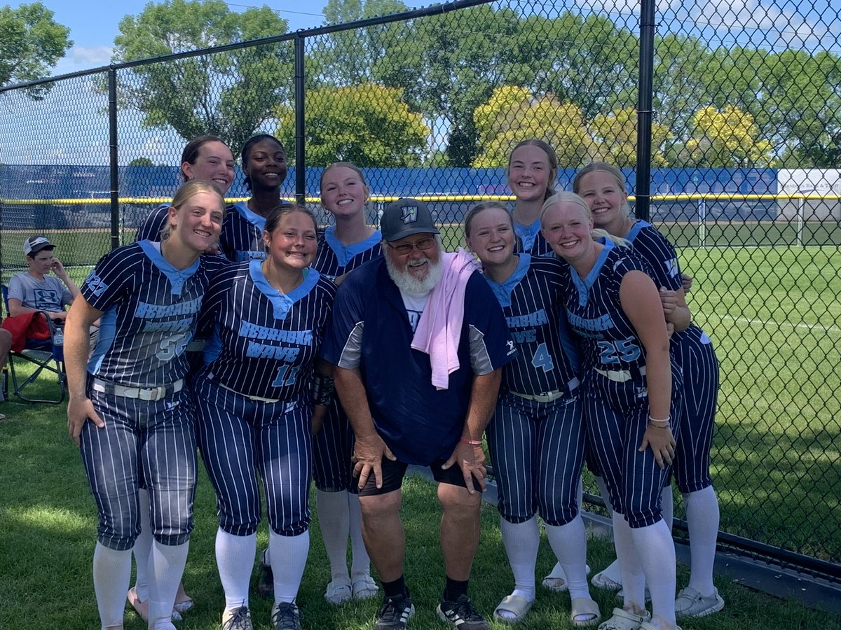 Ended the summer season with HR #3 up in Mankato, MN! I love these girls and can’t wait to do it again next summer! Bring on HS ball!! 💙🥎