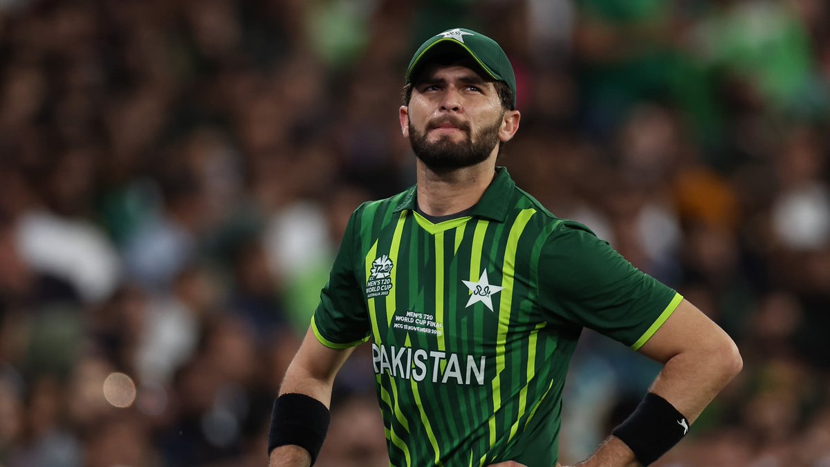 HaSSaMAHMaD56's tweet photo. Shaheen bhai cricket choro woo apky bs ki baat nhi hai ap politics shuru kro joo apko suit bhi krti hai..

#ShaheenAfridi https://t.co/J7JhiaHOoZ