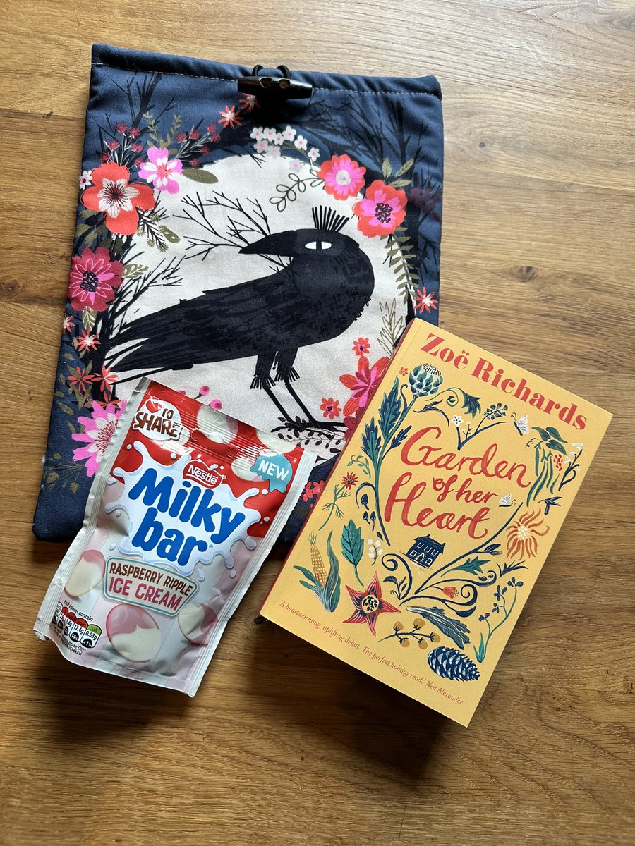 thereadingpara's tweet image. I’ve not done a giveaway for ages so here’s a good un!

I received 2 copies of #GardenOfHerHeart so giving one away, together with a book bag &amp;amp; chocolate. 

To enter, ensure you’re following me, RT this post &amp;amp; comment #bookgiveaway below. Entries close midnight 14 June, UK only!