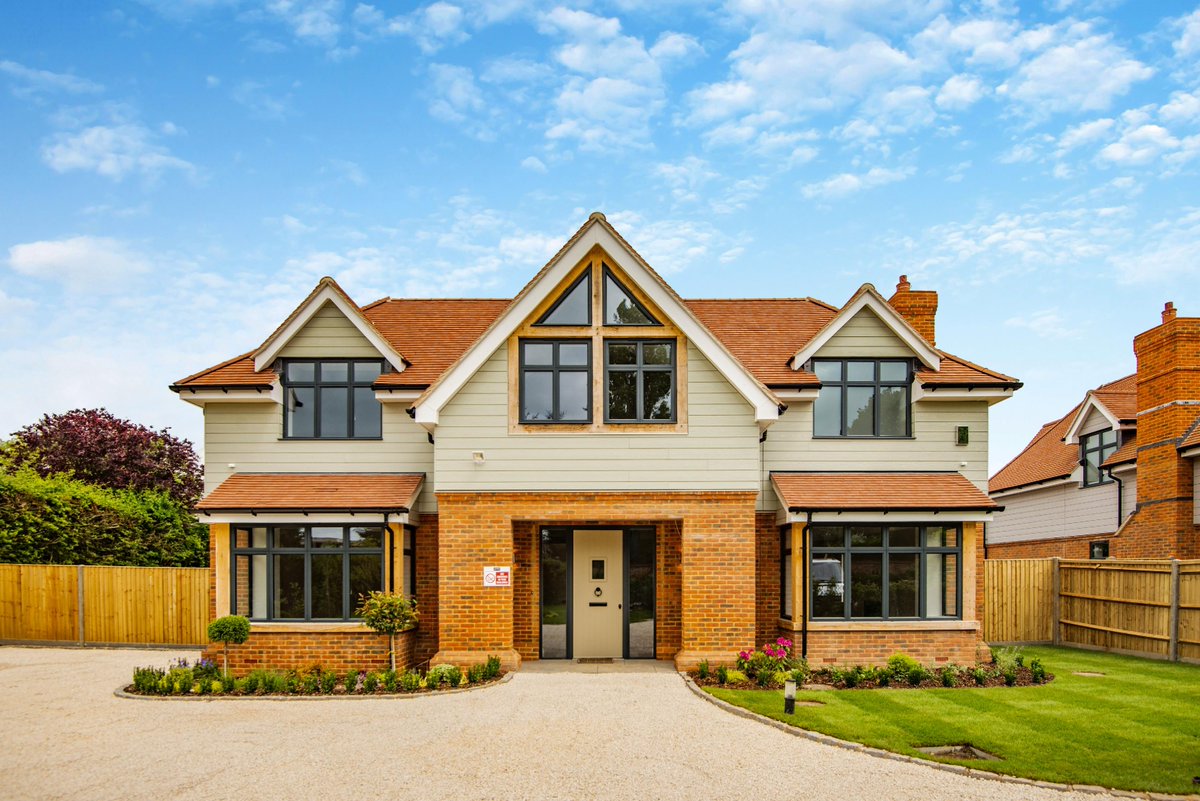 Gilbert_Homes's tweet photo. Trinity House occupies a tranquil, semi-rural setting mid-way between #Ascot &amp; #Windsor. 

Please contact our team for further information, available at £1.95M.

#luxury #architecture #propertydevelopers #design #dreamhome #style #newbuild  #luxuryproperty #interiordesign https://t.co/fRN4ftDCel
