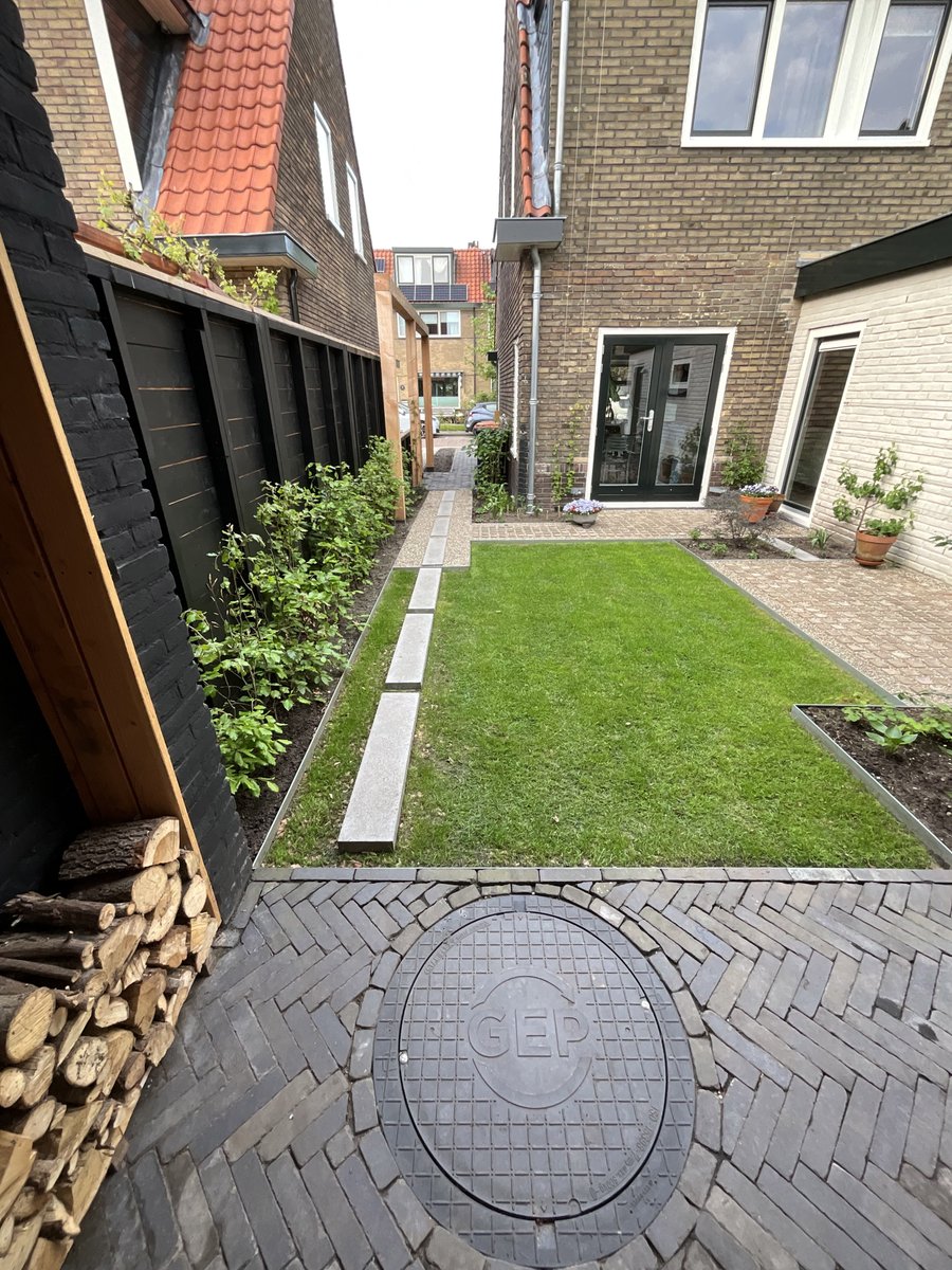 Onlangs kregen we deze foto’s van een tevreden klant. Wij worden altijd vrolijk van dit soort prachtige eindresultaten 🤩
Voor meer informatie over onze tuinsystemen,  kijk op onze website gepwater.com/regenwater-ops…

#GEP #duurzaambouwen #regenwater #rethinkingwater #regenwater