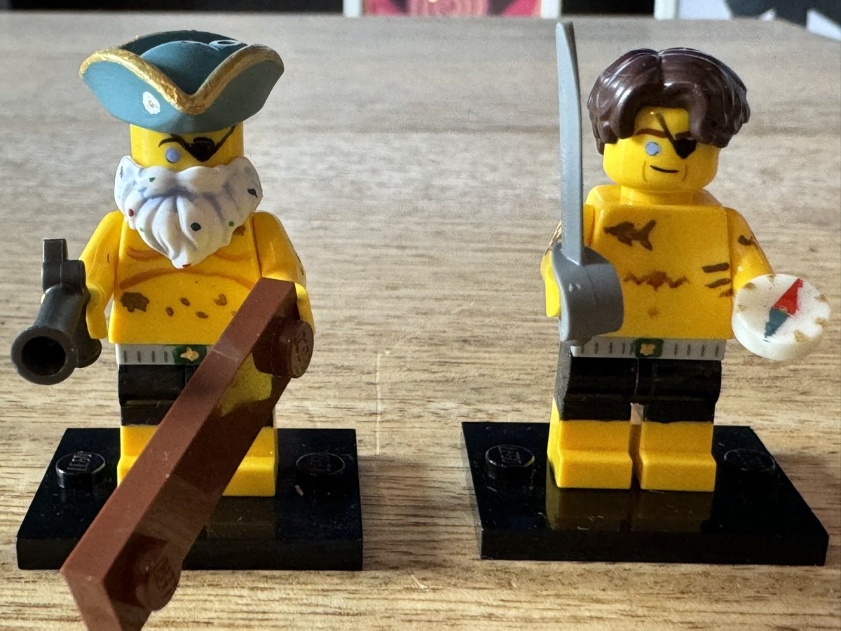 #SoTFest hasn‘t even officially started yet, and we‘ve already received a hard to top surprise from @cptcamouflag, who used original LEGO mini figures to recreate our pirates! 😭💚
#BeMorePirate #SeaOfThieves