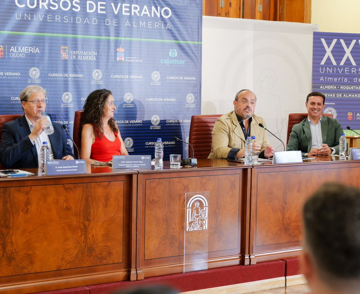 alejandroTGN's tweet photo. Gracias Universidad y Diputación de Almería por la organización de un Curso de Comunicación Política de primera. 
Ha sido todo un honor ser uno de los ponentes. https://t.co/VsUQsDJSmG