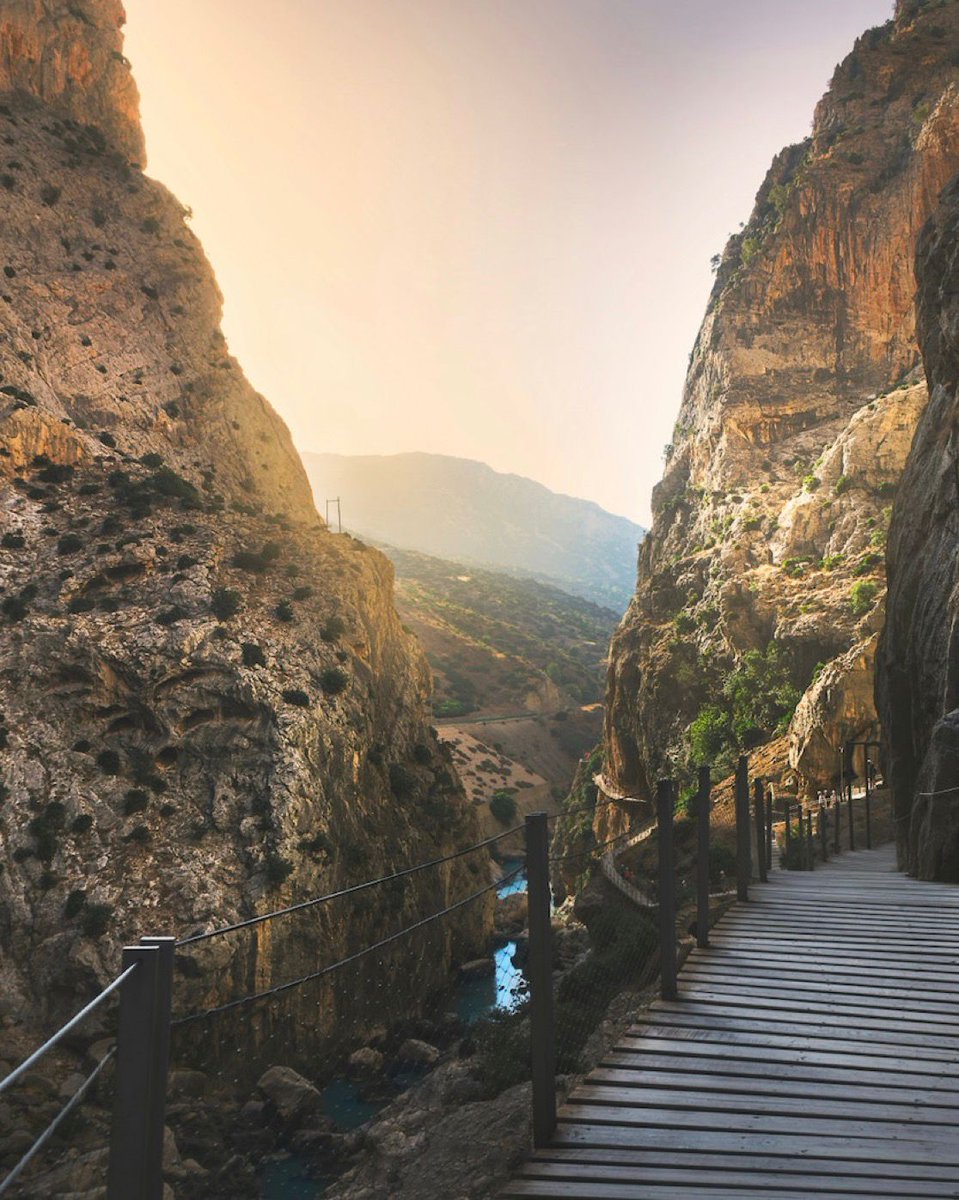 Located in #Andalusia, the Caminito del rey is an 8km routewith walkways that hang 100 m high from the cliff! Take the challenge and enjoy magnificient views! 🤩