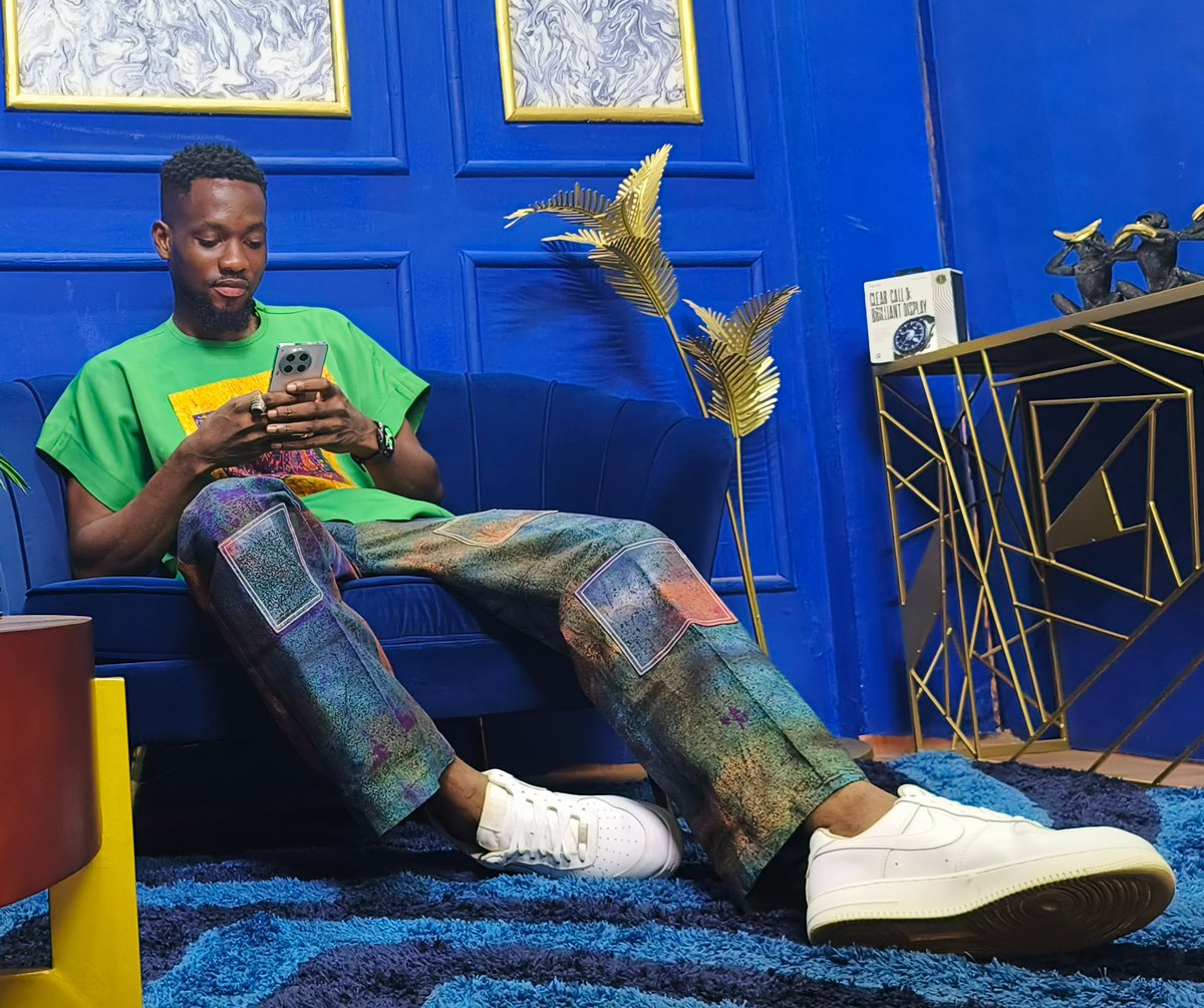 TecnoMobileGH's tweet photo. πΊ Throwback Thursday vibes with the #CAMON30Series!
Guess what heβs watching and drop the recent movie you watched on your smartphone! π€
#ThrowbackThursday
#LeadInEveryRole
#CAMON30Series
#TECNO https://t.co/3h0RvnzkZy