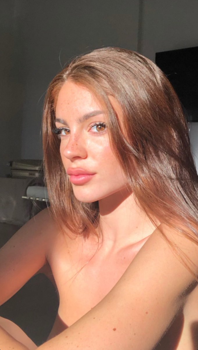 ⠀

                      ⠀⌑   Nika Makenzie'   _    
                         ⠀⠀new stories   📸

ㅤㅤ Bom dia?
ㅤㅤㅤㅤㅤㅤㅤㅤ