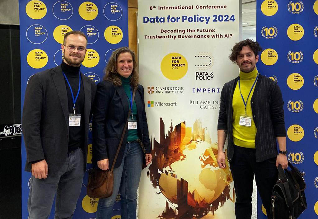 Think_UPC's tweet photo. Ahir, 10 de juliol, vam presentar un article científic titulat 𝗔𝗜-𝗮𝘀𝘀𝗶𝘀𝘁𝗲𝗱 𝗽𝗿𝗲-𝘀𝗰𝗿𝗲𝗲𝗻𝗶𝗻𝗴 𝗼𝗳 𝗯𝗶𝗼𝗺𝗲𝗱𝗶𝗰𝗮𝗹 𝗿𝗲𝘀𝗲𝗮𝗿𝗰𝗵 𝗽𝗿𝗼𝗽𝗼𝘀𝗮𝗹𝘀: 𝗲𝘁𝗵𝗶𝗰𝗮𝗹 𝗰𝗼𝗻𝘀𝗶𝗱𝗲𝗿𝗮𝘁𝗶𝗼𝗻𝘀 𝗮𝗻𝗱 𝘁𝗵𝗲 𝗽𝗶𝗹𝗼𝘁 𝗰𝗮𝘀𝗲 𝗼𝗳 "𝗹𝗮 𝗖𝗮𝗶𝘅𝗮" 𝗙𝗼𝘂𝗻𝗱𝗮𝘁𝗶𝗼𝗻 en el congrés #dataforpolicy2024 celebrat a Londres.

Aquest article científic l'hem elaborat juntament amb la @FundlaCaixaCAT i @sirisAcademic i descriu com la Fundació "la Caixa" gestiona les convocatòries de recerca biomèdica mitjançant models basats en intel·ligència artificial, dissenyats i desenvolupats per @IThinkUPC, garantint un ús just i transparent d'aquest tipus d'eines.

Per a més informació, llegeix la notícia 👇
https://t.co/OHzXTxHBTJ

@CaixaResearch @CaixaResearchCA @dataforpolicy