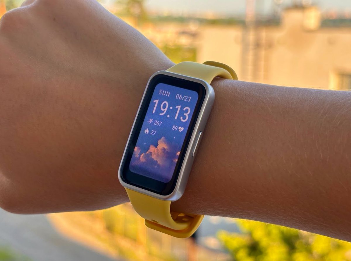 ITmixCZ's tweet photo. Huawei Band 9 🏅 přichází jako šikovný pomocník pro zdravý životní styl.

🤸‍♀️ Fitness náramek s AMOLED displejem a funkcí Always On Display nabízí dlouhou výdrž baterie, pokročilé sportovní ukazatele, ovládání fotoaparátu 🤳 a hudby.

Více detailů ➡️ 
https://t.co/wOW2Mi2FEj https://t.co/cZr5M8hdjD