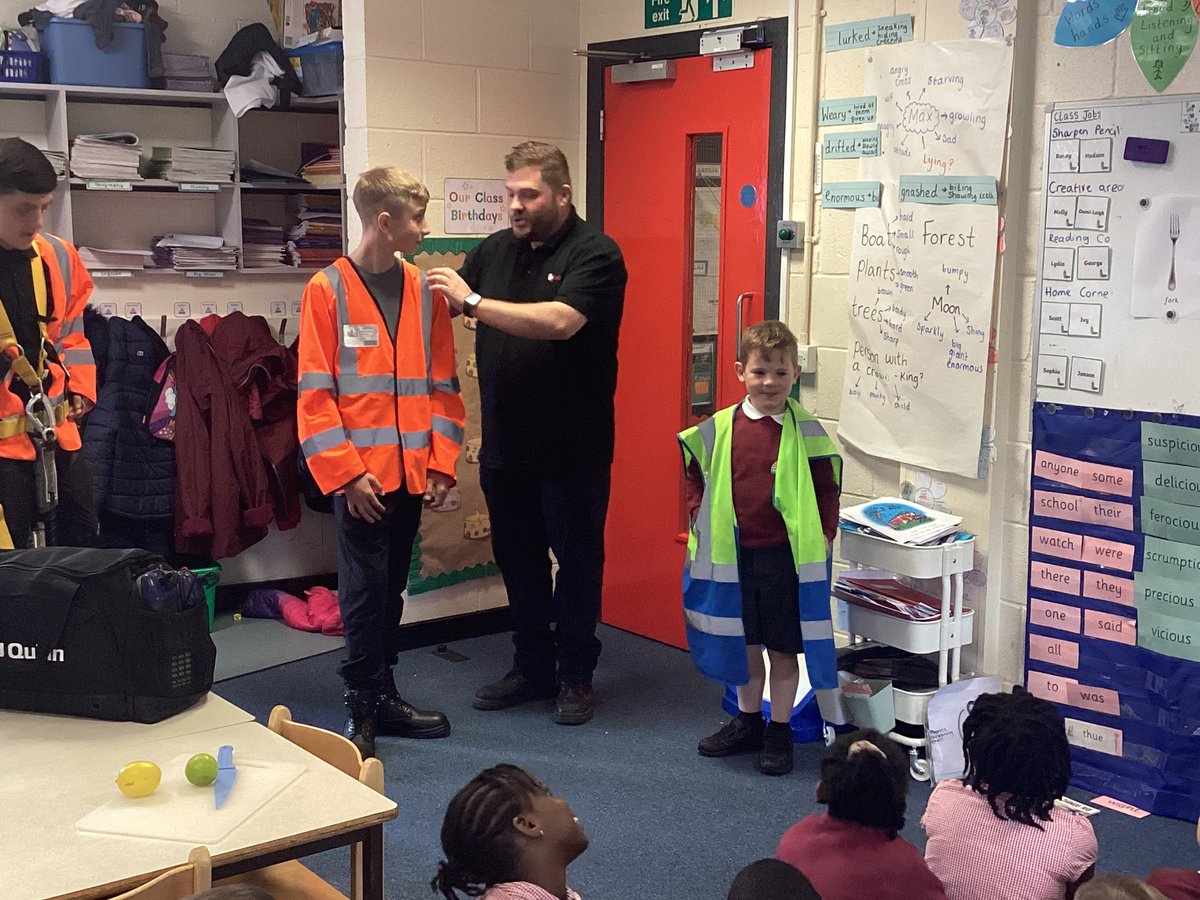 Miss Hopkins tweet media