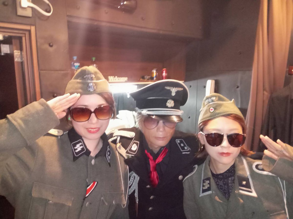 blvd0461's tweet photo. 太田オーナー、スタッフ、
関係者を始め、ダンサー
衣装さん、照明さん、
モデルさん、女優さん
尽力を注いだご協力を
ありがとう御座いました！

無事、搬送者もなく
終わる事が出来て
ホッとしております。

まぁ、まだ伝説の旅は
始まったばかりですから
飛行機、酔いしない様に
ついて来てね〜❤ https://t.co/ErJSXHfR4Y