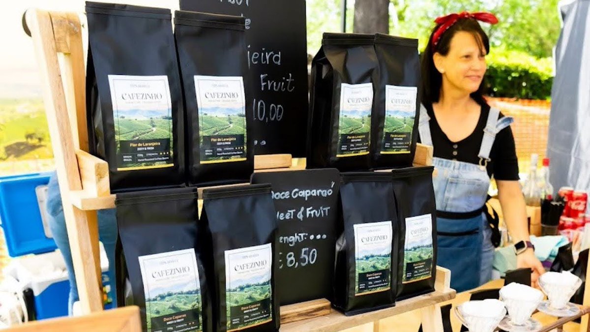 Tonbridge Farmers Market - 2nd Sunday every month (@tonbridgefmmrkt) on Twitter photo A great selection of coffee from <a href="/CoffeeCafezinho/">Cafezinho Coffee</a>
At the market Sunday
9.30 - 1.30
Sovereign Way
#Tonbridge
TN6 1RG
///Eating.charmingly.makes Email reminder here bit.ly/2BtUvDx #ShopLocal #EatLocal #DrinkLocal #EatKent #DrinkKent #FreshLocalProduce #Kent #ad A great selection of coffee from <a href="/CoffeeCafezinho/">Cafezinho Coffee</a>
At the market Sunday
9.30 - 1.30
Sovereign Way
#Tonbridge
TN6 1RG
///Eating.charmingly.makes Email reminder here bit.ly/2BtUvDx #ShopLocal #EatLocal #DrinkLocal #EatKent #DrinkKent #FreshLocalProduce #Kent #ad