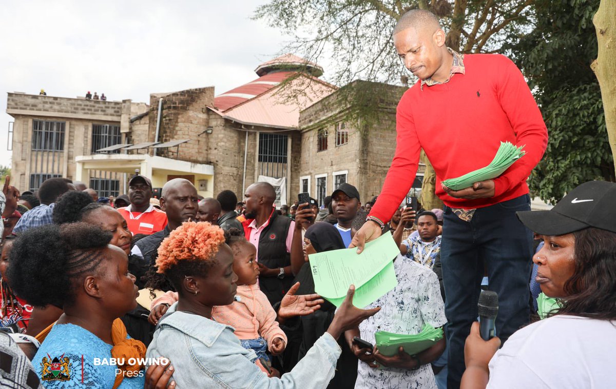HEBabuOwino's tweet photo. Today we successfully distributed Bursary Forms to the Great People of Mihang’o Embakasi East Republic.Nitawachosa na kazi.Babu Kwa Sababu. https://t.co/8si6b8Bmoh