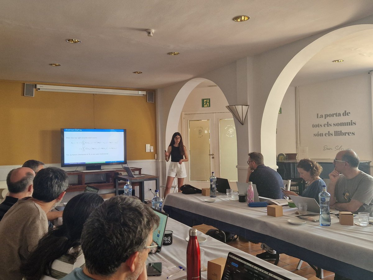 GRBIO_BCN's tweet photo. We are now in the session where our @GRBIO_BCN PhD &amp; Master's students are updating us on their work. @npallaresf @pavlakrotka #matildefrancisco &amp; @TolobaAndrea #science #future #retreat https://t.co/G2w8El73VL