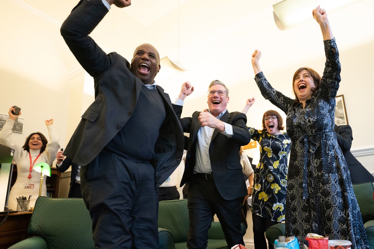 Mirror Breaking News tweet media