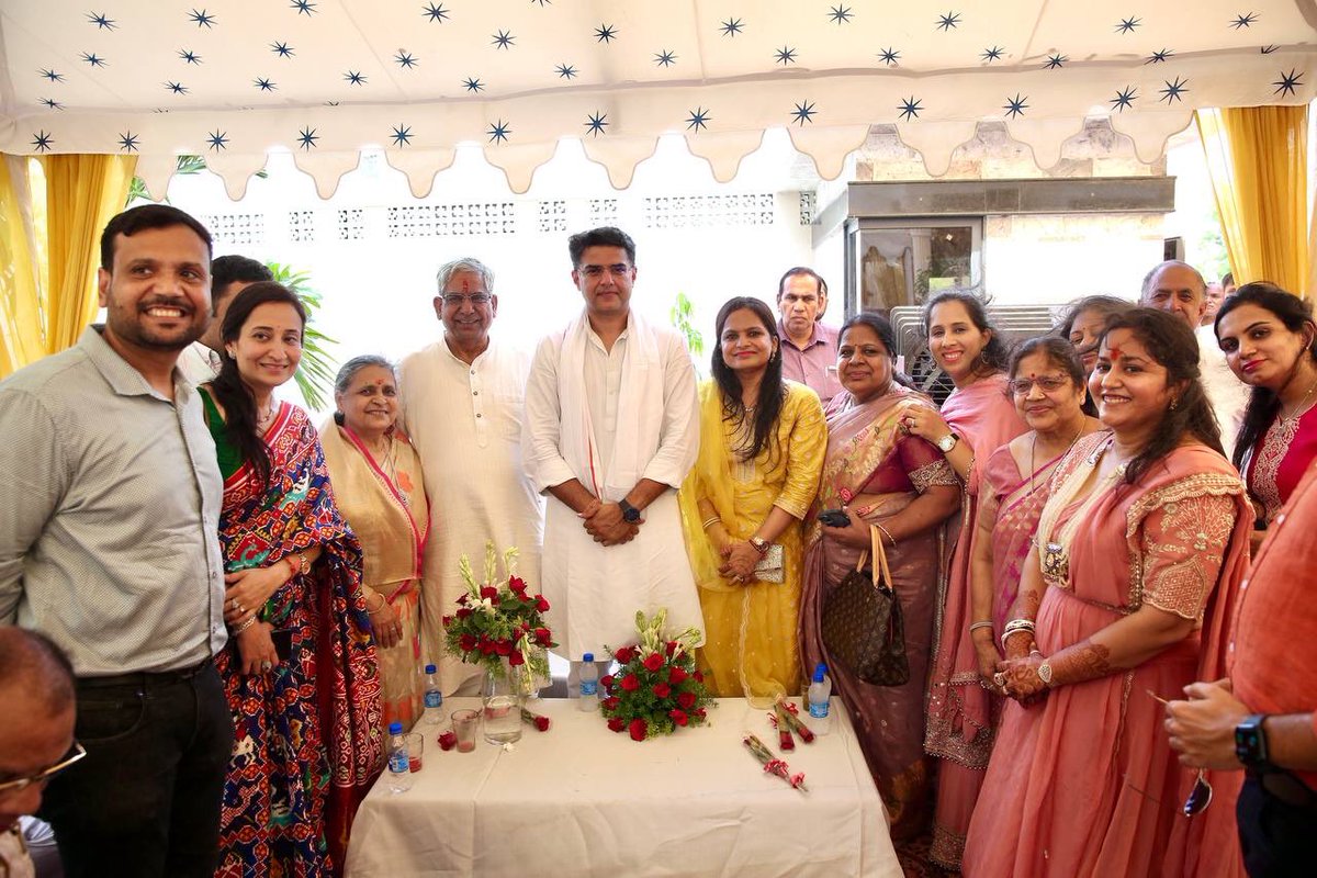 RavindraGurj's tweet photo. नीमकाथाना विधायक Suresh Modi जी के जयपुर स्थित निवास पर उनके पारिवारिक समारोह में शामिल हुआ। @SachinPilot @AapkaMurarilal @Barmer_Harish @Ravindra Gurjar #puspendra poshwal #sachin pilot #Ravindra Gurjar #puspendra poshwal #sachin pilot @SachinPilot @AapkaMurarilal https://t.co/wLq3fXxIsb