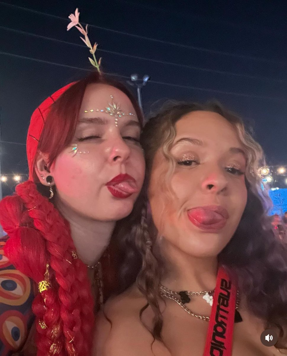 lottiielouisee's tweet photo. PSA!! to all of my texas rave homies, this bitch, her name is michelle "michi" molina and she is a thief and an addict!! don't let her around ANY of your friends!!! she's manipulative and just an overall dangerous human!!! please be so safe!!! i love you guys so much🥺🫶🏻 https://t.co/Aykak2zoqH