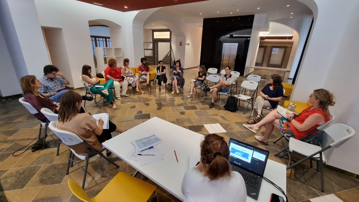 creacultura_cat's tweet photo. Avui ens reunim amb la xarxa de cooperació territorial d'equipaments escènics i musicals de #Girona per continuar cooperant en projectes comuns al territori en el marc de l'#SPEEM @cultura_cat https://t.co/dJTbblElSf
