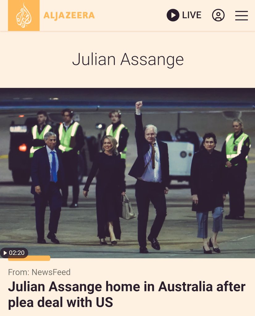Abyasmzigua's tweet photo. 06

— Miongoni mwa watu ambao walikuwa ni wanufaika wa taarifa hizo ni Julian Assange. Mmiliki wa WikiLeaks. Akazichapa katika tovuti hiyo.

— Huyu bwana walimkamata 2019.

— Na mwaka huu, juzi tu hapo, iliripuka habari yake ya kuachiwa mitandaoni.

— Ana visanga vyake vingi huyu. Tutamzungumza siku nyingine.