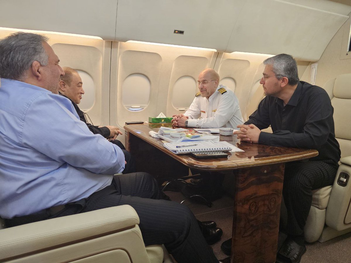 edris_vahdat666's tweet photo. همینکه جریان خالص ساز و قدیس ساز سفر محمد باقر #قالیباف به سن‌پترزبورگ روسیه جهت حضور در مجمع بریکس را نفی نکردن باید سپاسگذار بود.
#الحمدالله
@mb_ghalibaf https://t.co/5P9UofqAHc