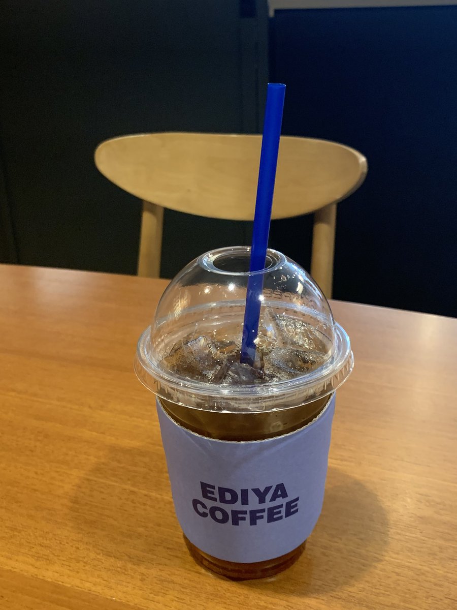lily486u's tweet photo. 이디야 제로슈가 아이스티 
이디야는 이거를 낼 거면 키오스크 혹은 말로 결제하기 전에 주의 해야 한다고 알 수 있도록 해야 하는 거 아닌가요 잘 모르는 어르신들은 괜히 사 먹었다가 아파 죽을듯요 요즘 날씨도 더워 죽을 거 같은데 걍 설탕 없는 제로 아이스티인가보다 하고 구매하지 어떤 누가 https://t.co/bOjCde7a53