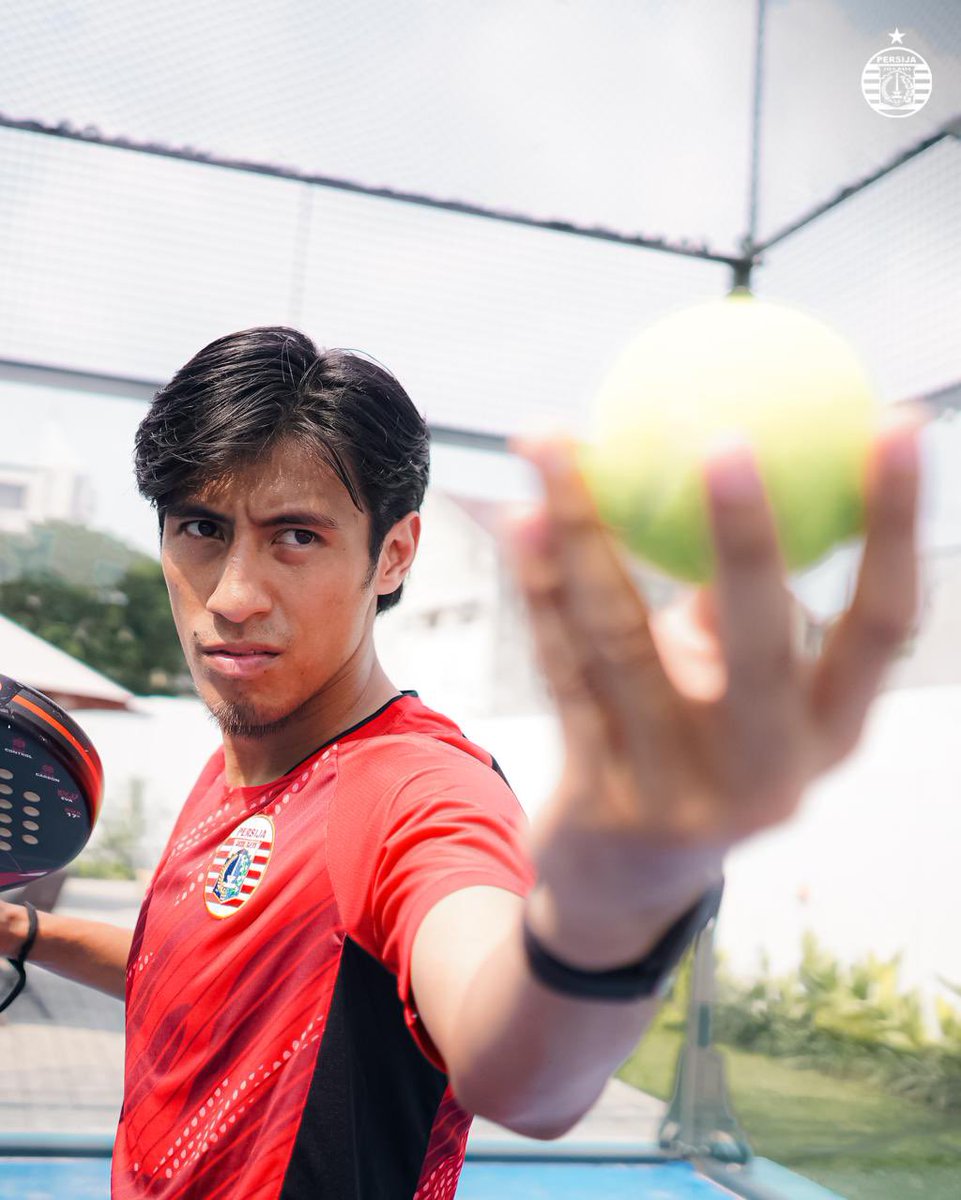 Persija_Jkt's tweet photo. Hanif Sjahbandi resmi memperpanjang kontrak selama satu tahun bersama Persija dengan opsi perpanjangan. Ia akan menyusul rekan-rekannya yang sudah lebih dulu berlatih di Training Ground Persija, Bojongsari.

“Perpanjangan kontrak ini adalah bentuk tanggung jawab saya untuk target yang harus dicapai,” kata Hanif.

Berita selengkapnya di situs resmi Persija.

#Persija