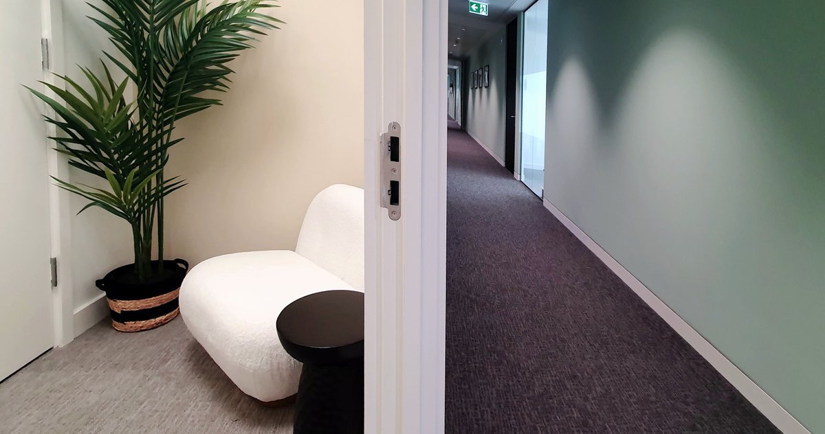 MainInteriors's tweet photo. Minimalism. Creating fresh spaces for clear thinking 😇
Thank you for having us Birmingham! x

#interiordesign #inspiration #luxurydecor 
 #interiors #instadesign #instahome #interiorinspiration #workspace #officedesign #officelounge #workplacedesign #officeinspiration https://t.co/jC201DUQZi