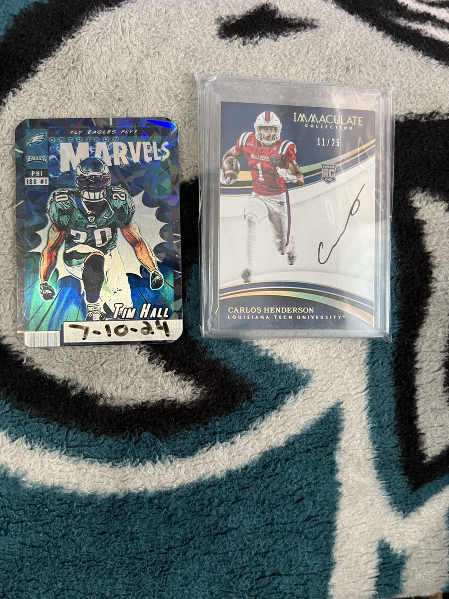 eagleboy1022's tweet photo. Looking to move these if there is any interest 
Picture 1 
15.00
25.00 
Picture 2
15.00
15.00 
Picture 3
15.00
15.00 
Picture 4 
5.00 https://t.co/EhFcmtZAti