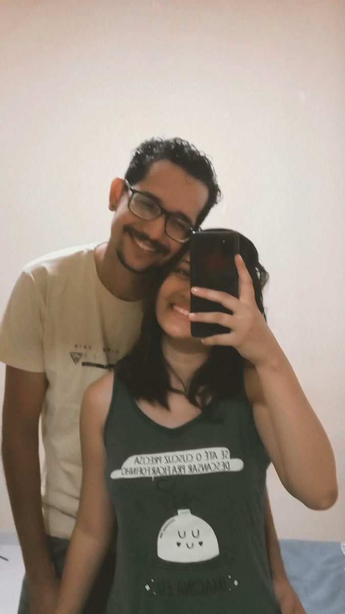 Vribeir18's tweet photo. com você tudo vira  alegria e palhaçada 1❤️❤️❤️🥰 https://t.co/IyYbIfzpaX