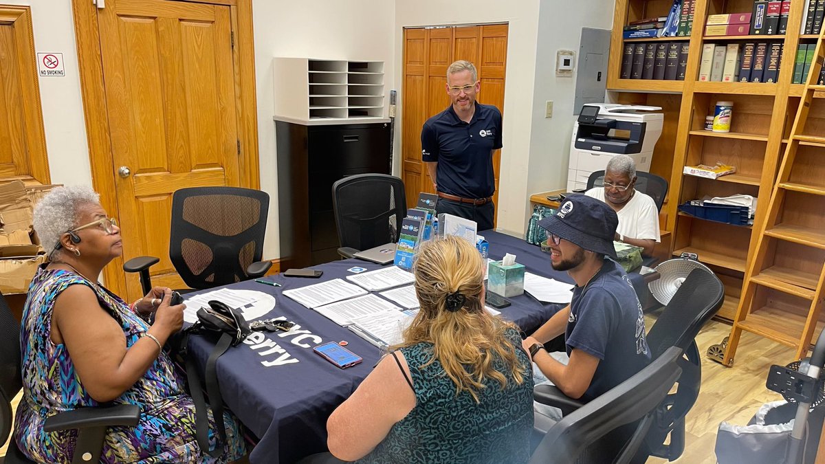 CMAmandaFarias's tweet photo. A great showing for our 1st Ferry Discount Fare enrollment event at my District Office! 

With this week’s outreach effort, I’m happy to report we were able to enroll 10+ neighbors for half-priced tickets. Thank you to all who attended &amp; @NYCferry for your continued partnership. https://t.co/TXvybp9ouE