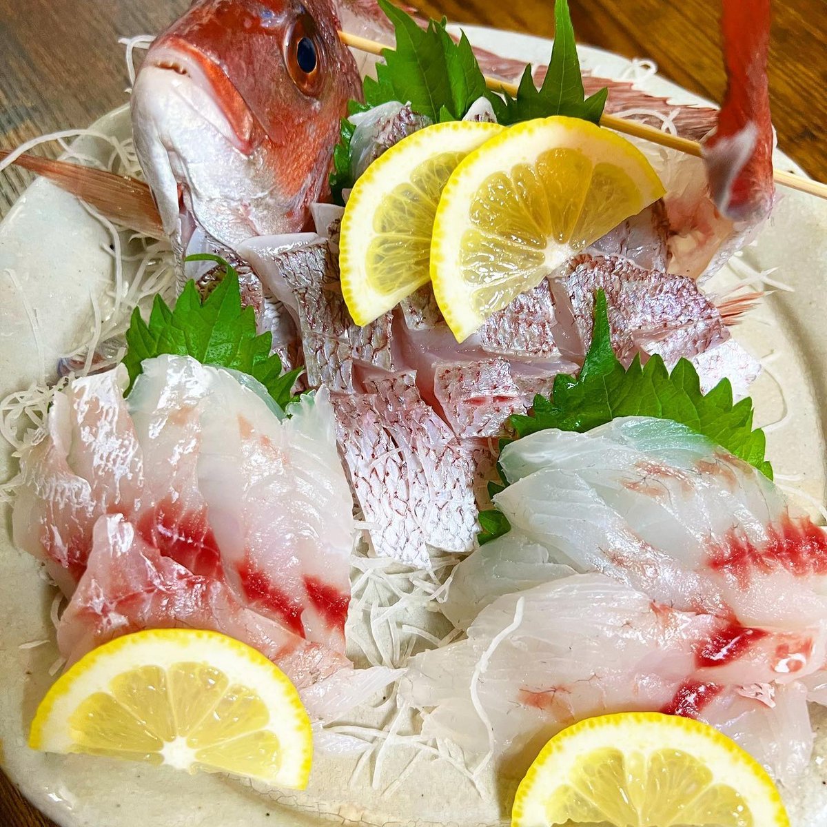 akun112244's tweet photo. 真鯛の刺身🐟
鯛の一夜干し🐟
鯛はやっぱり美味い‼���一夜干しは鯛めし用に作ったけど味見した🥺いい塩梅。

#魚 #釣り #釣りをする #釣りガール #釣り好き #釣り好きな人と繋がりたい
#釣りバカ #釣り女子 #沖釣り #船釣り #海釣り #釣りスタグラム https://t.co/Ar19TXUoSG