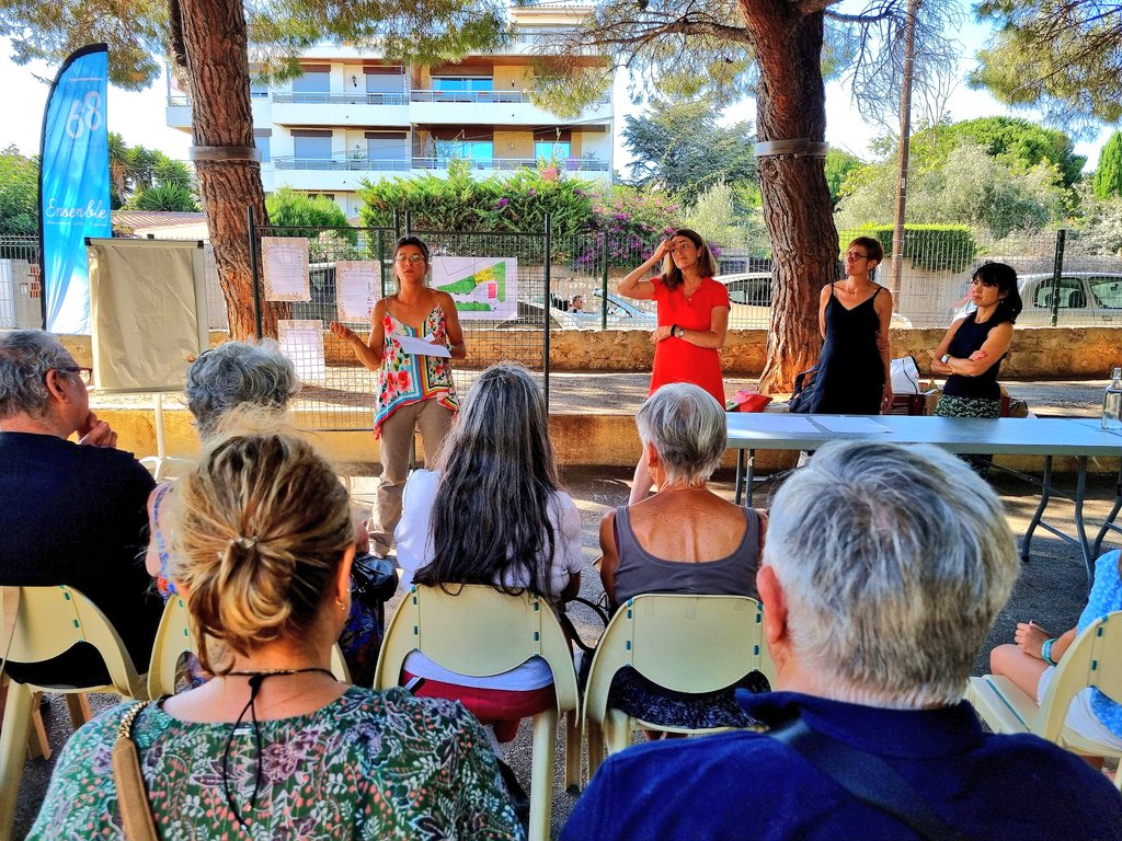 mairie6_8's tweet photo. #MarseillePlusVerte | Hier opération "brainstorming" avec les habitant(e)s pour la présentation du projet de réaménagement du Jardin des Goumiers 🌳🌼 avec la Maire de Secteur @olivia_fortin et @AnneMeilhac, déléguée aux espaces verts dans les 6&8 ! https://t.co/RcJj75s271