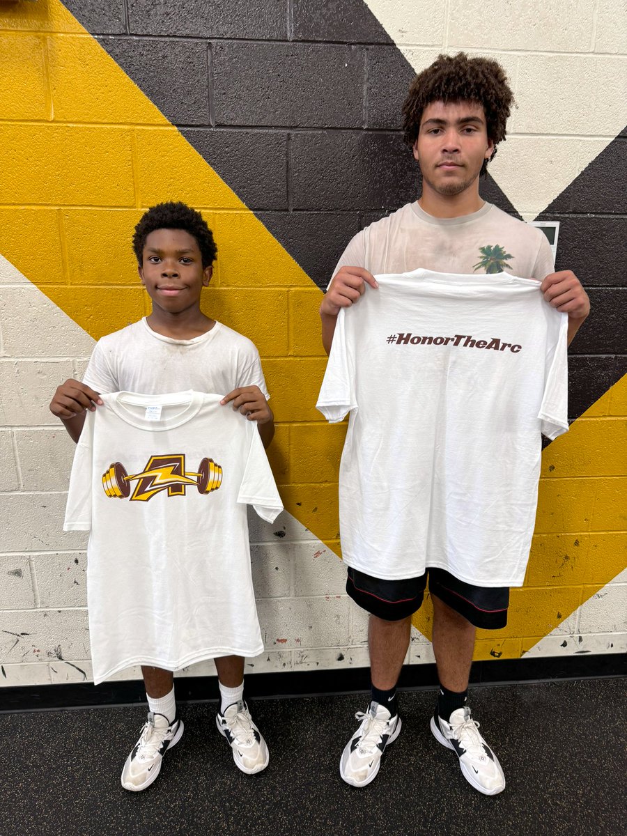 ArcFitPerform's tweet photo. Hard work pays off just never tells you when! Proud of their summer efforts! S/O to our awesome assistant coaches as well, game changers!!!
#HonorTheArc ⚡️💪🏽 #GoArcs ⚡️ https://t.co/pZKiz8mUDl
