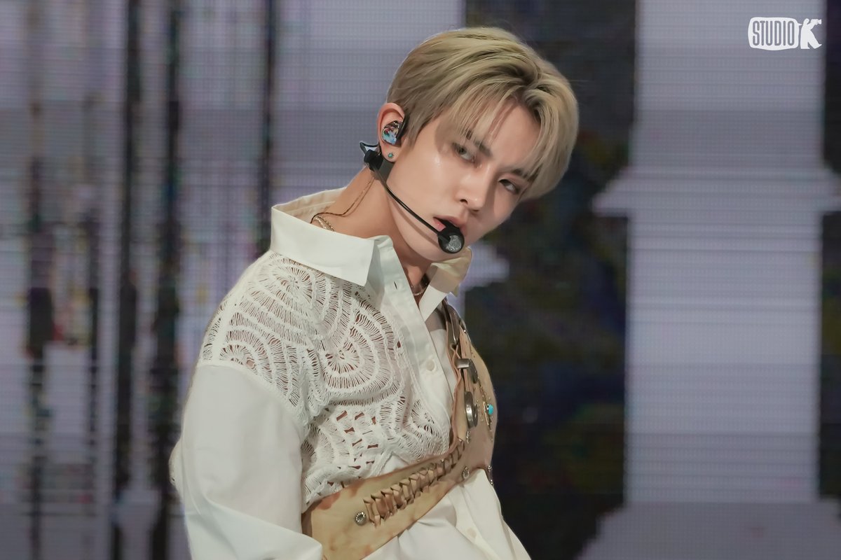 StudioK_twt's tweet photo. 🏦 뮤직뱅크 금고 털이 🏦
(Music Bank Behind Photo📸)

#엔하이픈 (#ENHYPEN)
뮤뱅 금고 OPEN✨
@ENHYPEN

#MusicBank #BehindPhoto #StudioK
#뮤직뱅크 #현장스틸 #뮤뱅 #금고털이 https://t.co/C4kMpO7sBF