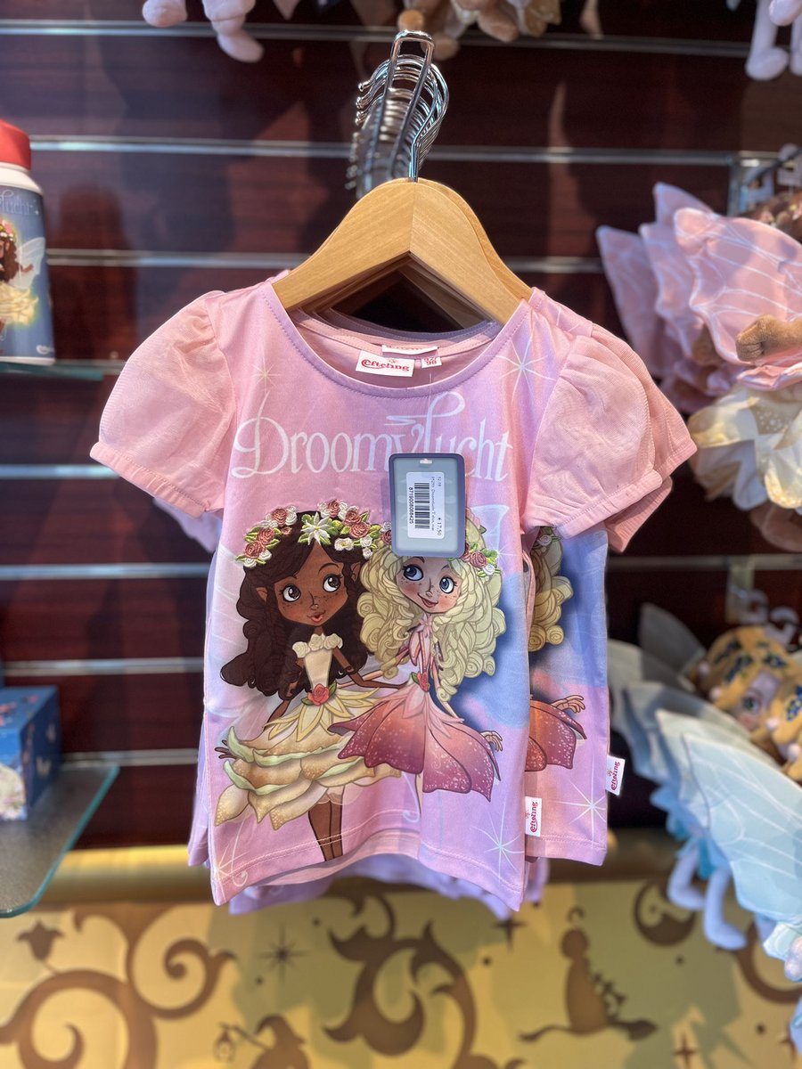 Nieuwe merch in de Efteling!!

Er zijn weer nieuwe kinder shirts gespot in de Efteling. Dit maakt de droomvlucht lijn weer mooi compleet!!