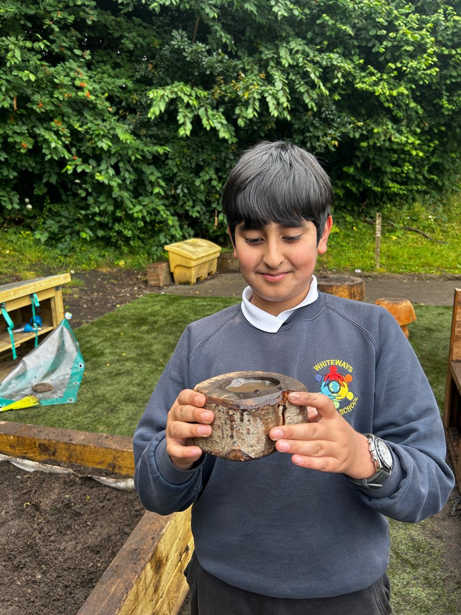 WhitewaysSchool's tweet photo. 🍃 On the mud kitchen menu today…..hot chocolate! 🍫 https://t.co/uRrAuyMvRp