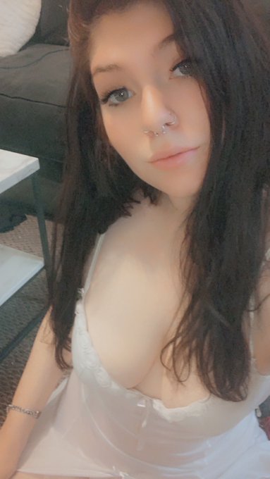 Goodmorning 😈 https://t.co/p2fl8iivAF