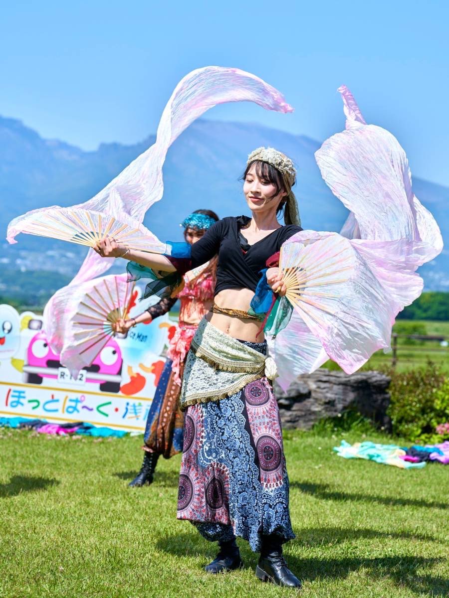 今週末日曜日♥️
多少の雨なら踊りまーす♥️
10:00〜ストレッチレッスン(参加無料)でありますよ！