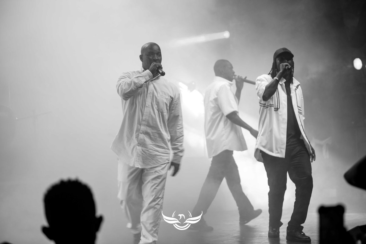 MeursLibreProd's tweet image. Revivez avec nous les moments forts du concert #oldschool de DEGG J FORCE 3!
Merci à tous d&apos;avoir fait de ce jour un succès vos énergies incroyables et vos sourires ont illuminé le Ccfg ce samedi dernier.
Merci à tous nos partenaires 🙏🏾
#meurslibreprod #LelabelDesmusiquesUrbaines