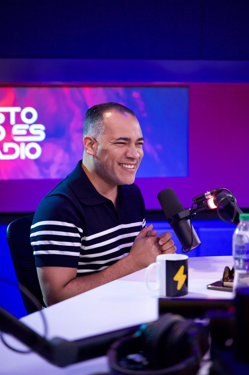 estonoesradioTW's tweet photo. ¿Qué le dirías si lo tuvieras de frente? @jmartinezbrito 👀

https://t.co/NC6G4MZRtj 

#EstoNoEsRadio https://t.co/vZq4m6bczh