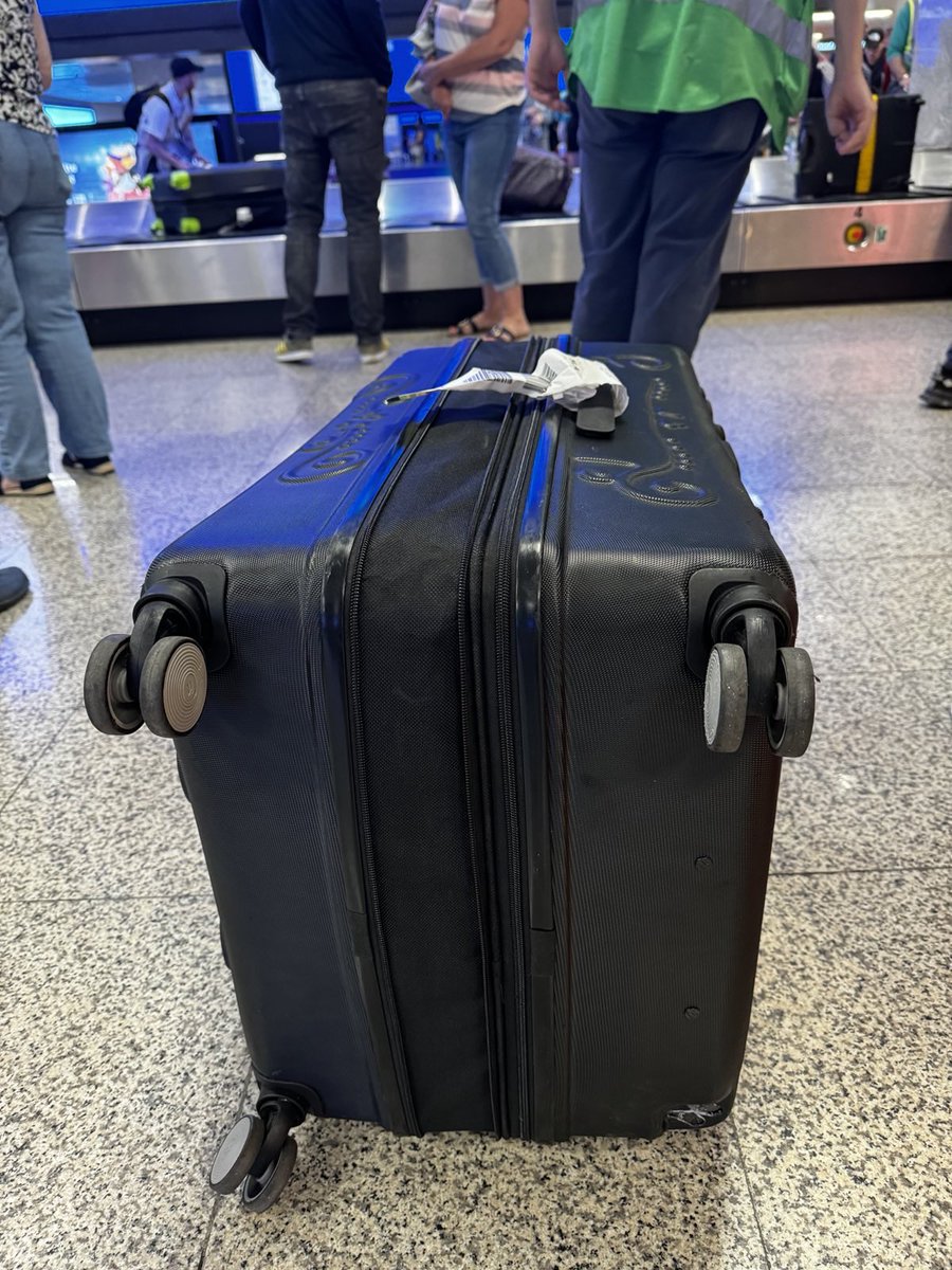 0052MEL's tweet photo. Impressed with @jet2tweets again. My skull suitcase got broken on the way to our wedding, dress was perfect, case was not! But they have replaced it in time for our honeymoon. Of course I added skulls! #zanzibar here we come! #ThankYou #greatcustomerservice https://t.co/zcLd6tjdX4