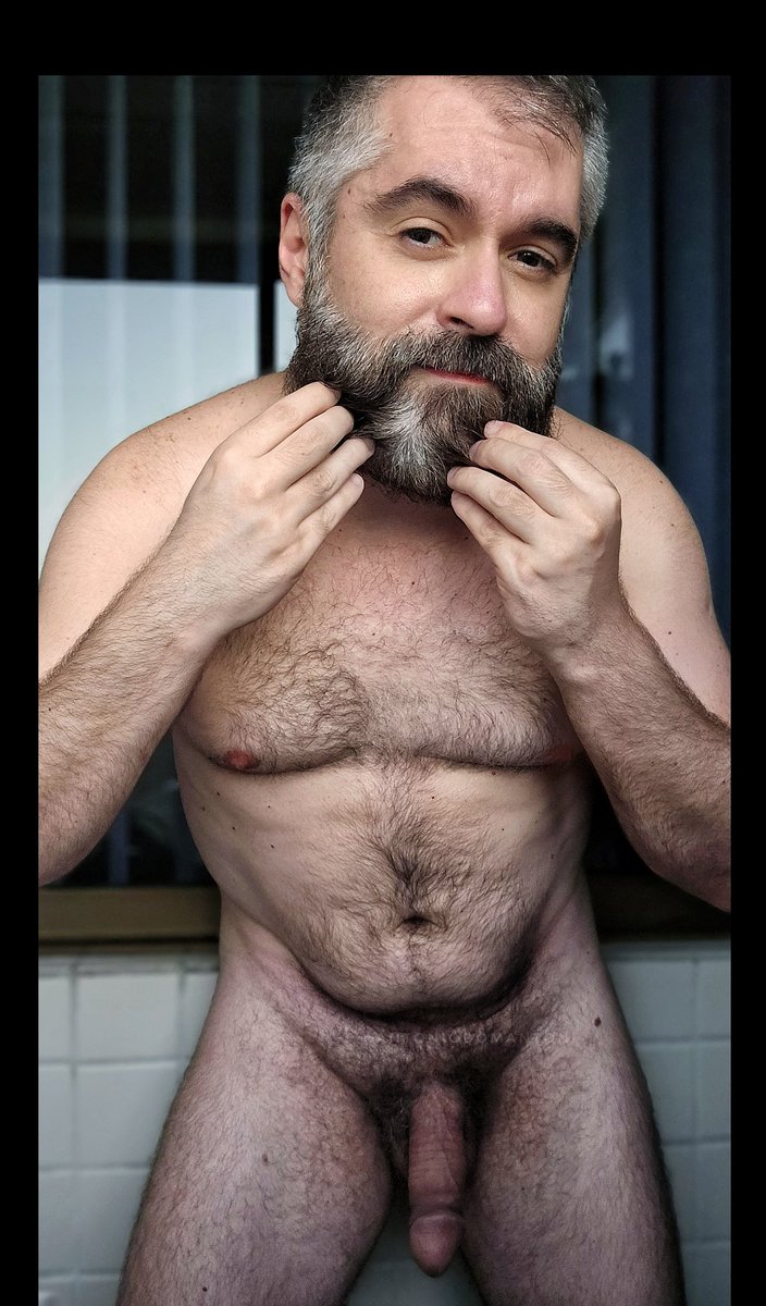 AntonioDomanton's tweet photo. Já passou da hora de aparar e retocar. Bom dia! 🐻😘❤️#beardedgayman https://t.co/TI6dQM5bWU