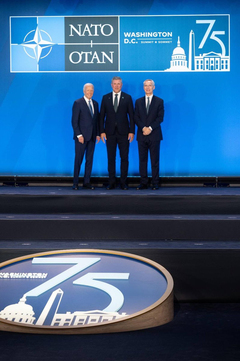 Bjarni_Ben's tweet image. Celebrating 75 years, @NATO is stronger than ever. Iceland is proud to be one of 12 founding nations of our Alliance that is now 32 members strong, including all five Nordics. Today we continue to defend peace and freedom, support Ukraine and strengthen collective defence.