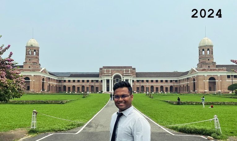 rajkumar_ifs's tweet photo. Same place. Ten years apart. At the FRI campus where we were trained in IGNFA to become #IFS officers before 10 years.
Have successfully completed ten years in Service as well 🙌🏽 #MidcareerTraining https://t.co/Kf1KXJgbxE