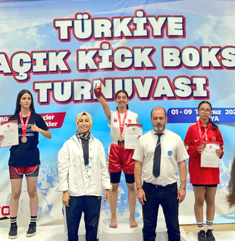 Gülsima BAL
Türkiye Şampiyonu 👏🥇🏆

📍Konya' da düzenlenen 

🥊Türkiye Açık Kick Boks Şampiyonası 50 Kg Yıldız Kızlar kategorisinde

🏅Türkiye Şampiyonu🏅 olan Sincan Gençlik ve Spor İlçe Müdürlüğü sporcumuz 

Gülsima BAL'ı 

tebrik ediyor, başarılarının devamını diliyoruz. 🧿