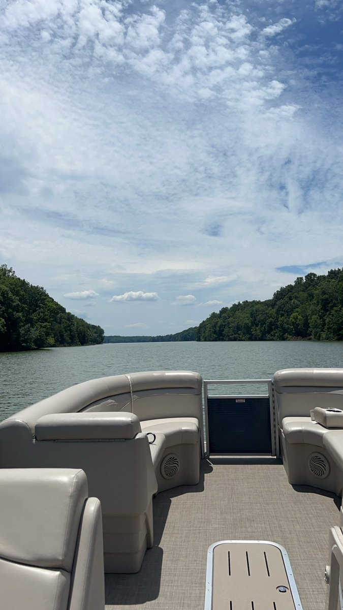 For thirsty Thursday, ladies, show me what we would see if you were on the boat in a nice private cove 😈😈😈