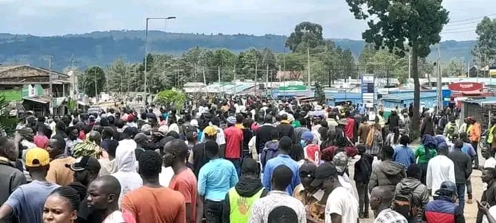 ChepkendiotMK's tweet photo. #OccupyBomet ni live at the moment.
What a time to be alive https://t.co/pxSdC4aGAw